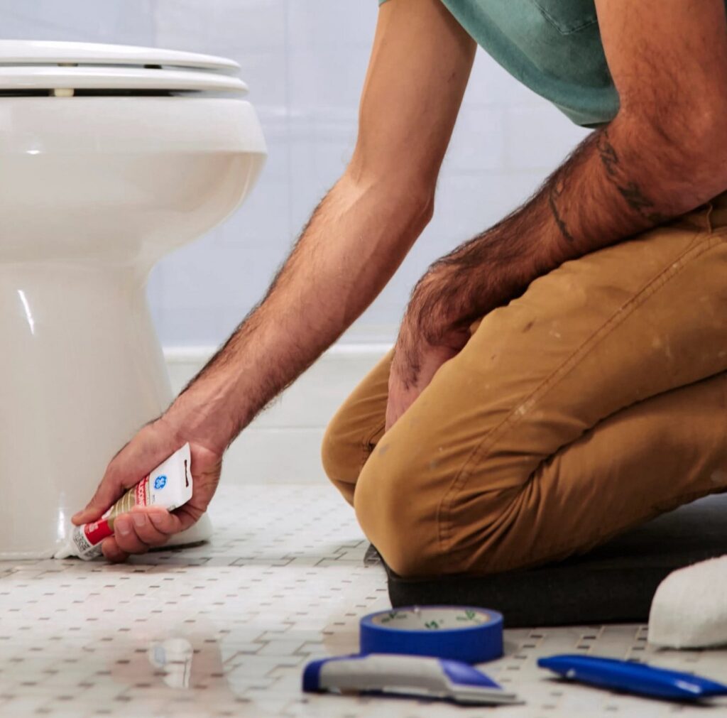GE Advanced Silicone Kitchen & Bath Sealant (White, 2.8 fl oz) btkt7