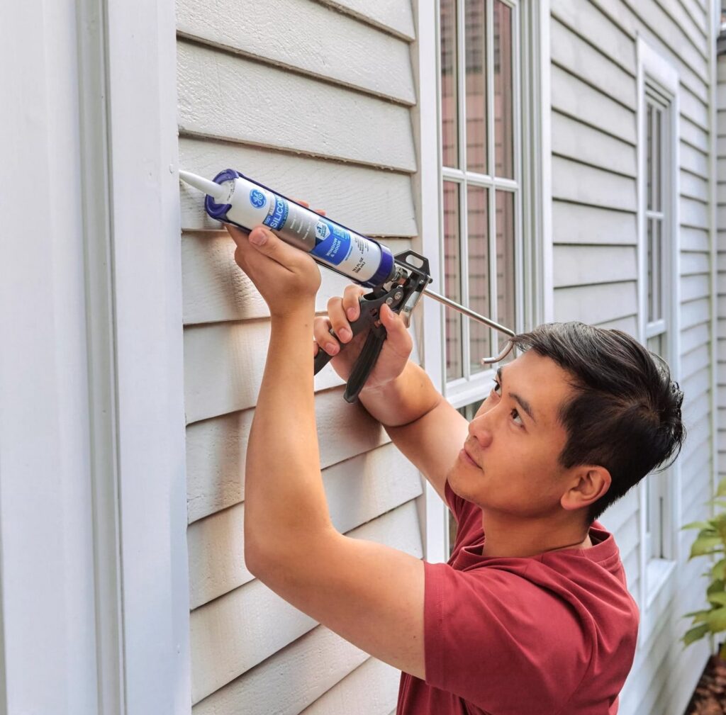 GE Silicone 1 All Purpose Window & Door Sealant (White, 10.1 fl oz) nf2ss