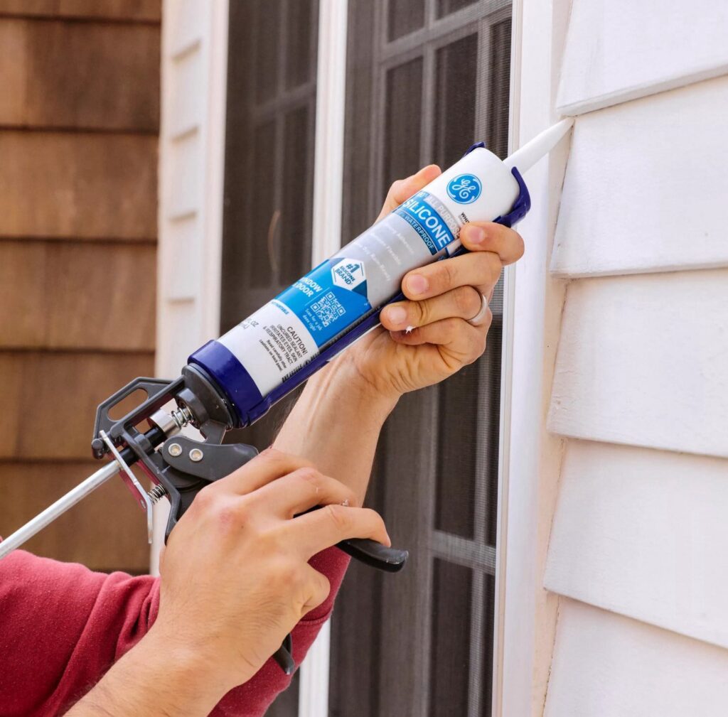 GE Silicone 1 All Purpose Window & Door Sealant (White, 10.1 fl oz) nf2ss