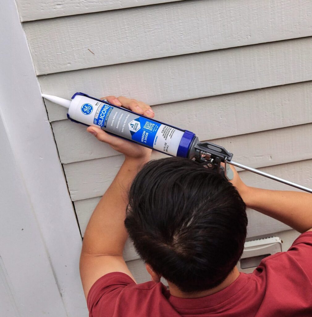 GE Silicone 1 All Purpose Window & Door Sealant (Clear, 10.1 fl oz) sc4vh