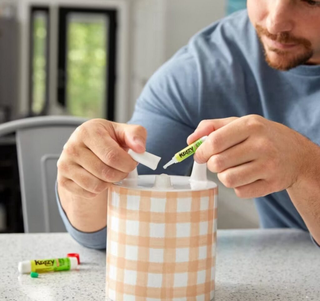 Krazy Glue All Purpose Super Glue with Precision Tip for Household Repairs (Clear, 0.1 oz, 2 Count) d3x6j